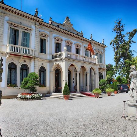 Villa Ducale Hotel & Ristorante Доло Екстериор снимка