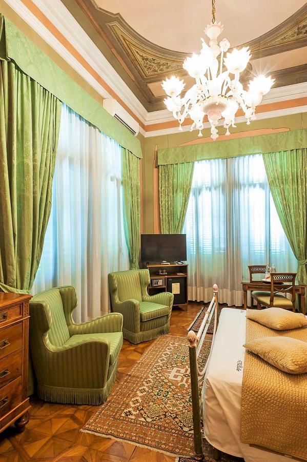Villa Ducale Hotel & Ristorante Доло Екстериор снимка