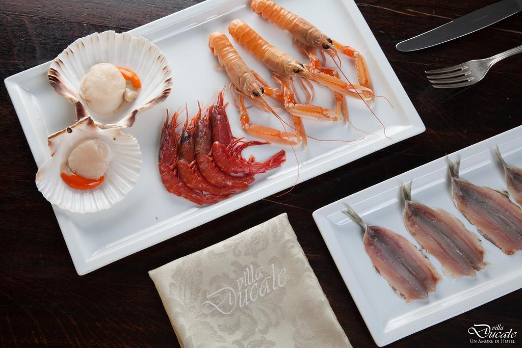 Villa Ducale Hotel & Ristorante Доло Екстериор снимка