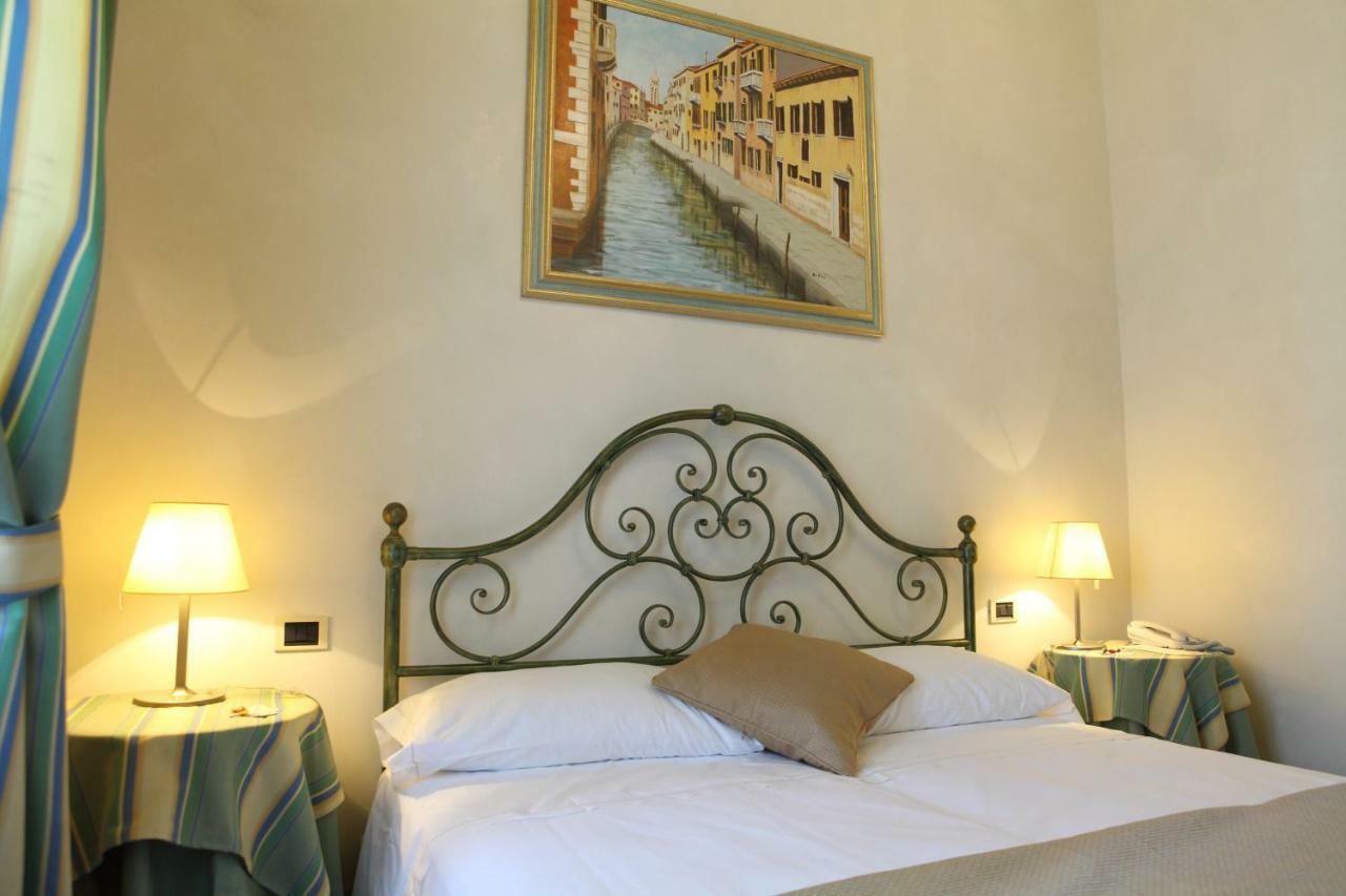 Villa Ducale Hotel & Ristorante Доло Екстериор снимка