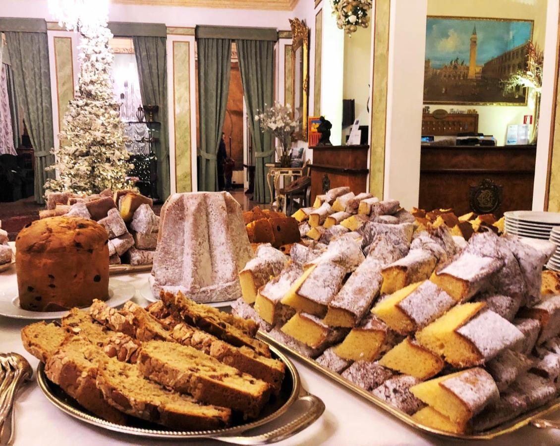 Villa Ducale Hotel & Ristorante Доло Екстериор снимка